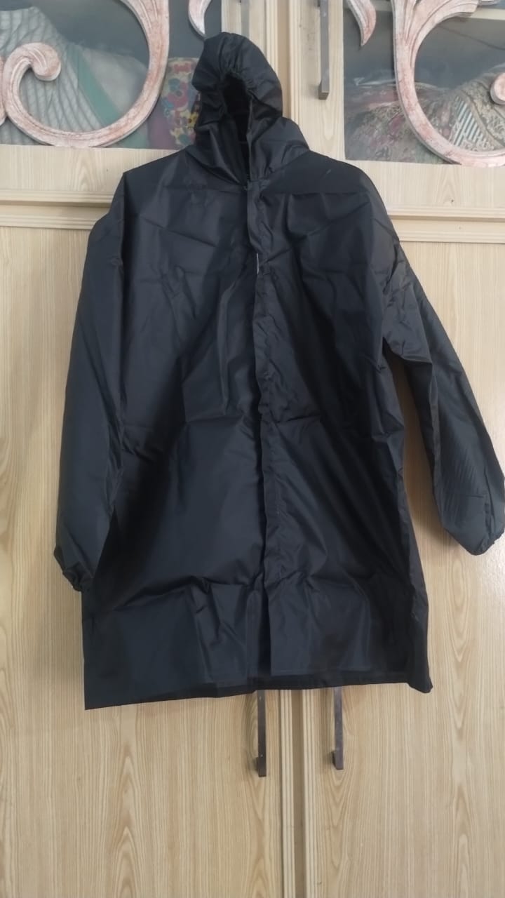 2 Piece Royal Bedding Rain Suit ? Waterproof Rain Coat with Trouser And Cap for Men and Women (Random Color)