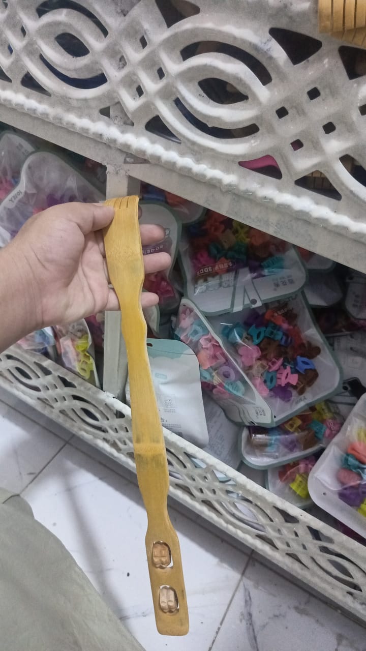 2 Pcs Wooden Back Scratcher & Massage Stick ? Long Handle Backscratching Sticks with Roller for Itch Relief & Body Relaxation