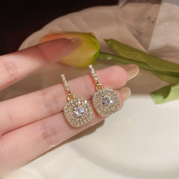 Crystal Earrings ? Sparkling Dangle Earrings for Party & Everyday Wear - Earings For Girls ( PJT-990 )