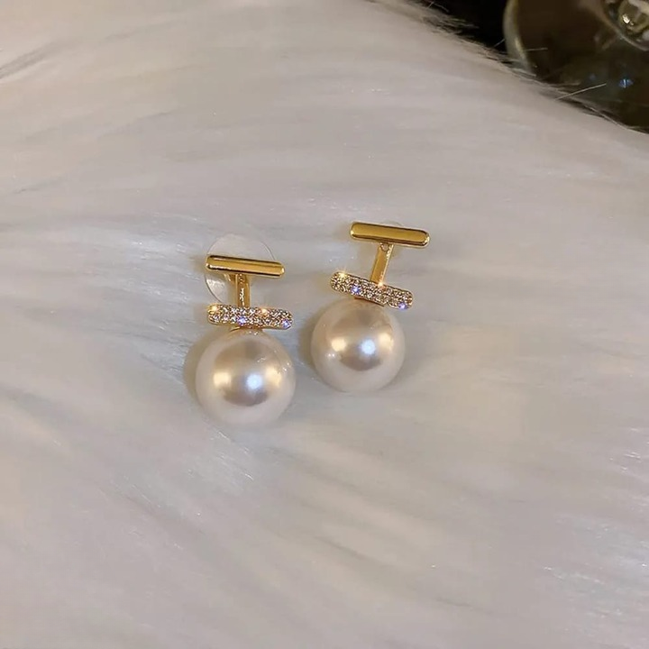 Elegant Pearl Drop Earrings for Women ? Stylish Dangle Earrings with Rhinestone Accent (AXT-102)
