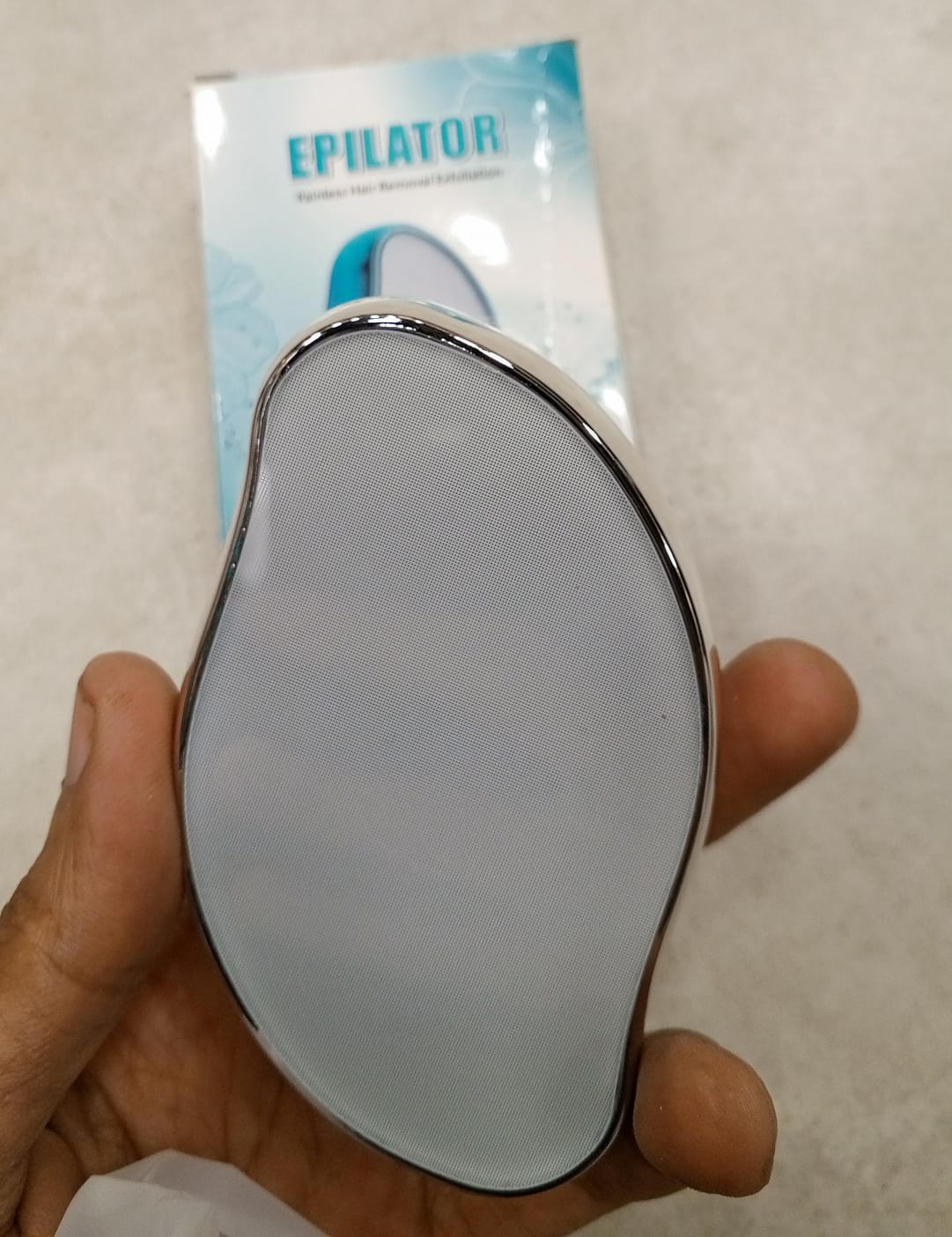 Crystal Hair Eraser - Magic Crystal Hair Remover, Painless Hair Removal with Epilator Mini Hair Remover for Men and Women Leg Arm Back Soft Smooth Silky Skin(Random color)