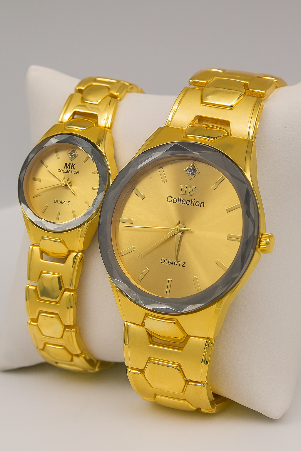 Gold Couple Watch Set ? Luxury Quartz Timepieces for Him &amp; Her with Polished Bracelet Design