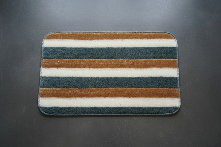 Versatile Absorbent Mat ? 25"x16" Ultra-Soft Microfiber Quick-Dry Mat with Non-Slip Backing for Bathroom, Kitchen, and Living Spaces ( Random Design)