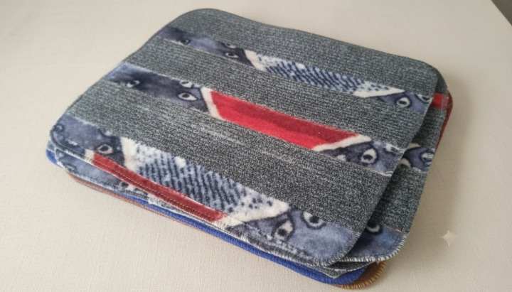 Versatile Absorbent Mat ? 25"x16" Ultra-Soft Microfiber Quick-Dry Mat with Non-Slip Backing for Bathroom, Kitchen, and Living Spaces ( Random Design)