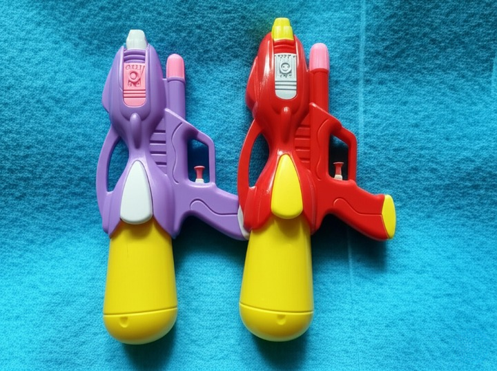 Large-Size Kids? Water Gun ? Best For Kids - Pressure Blaster, Safe &amp; Thrilling Outdoor Fun (Random Color)