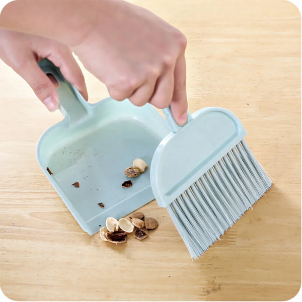 1 Pc Imported Mini Broom &amp; Dustpan Set - Perfect for Desktop Cleaning and Quick Cleanups (Random Color)