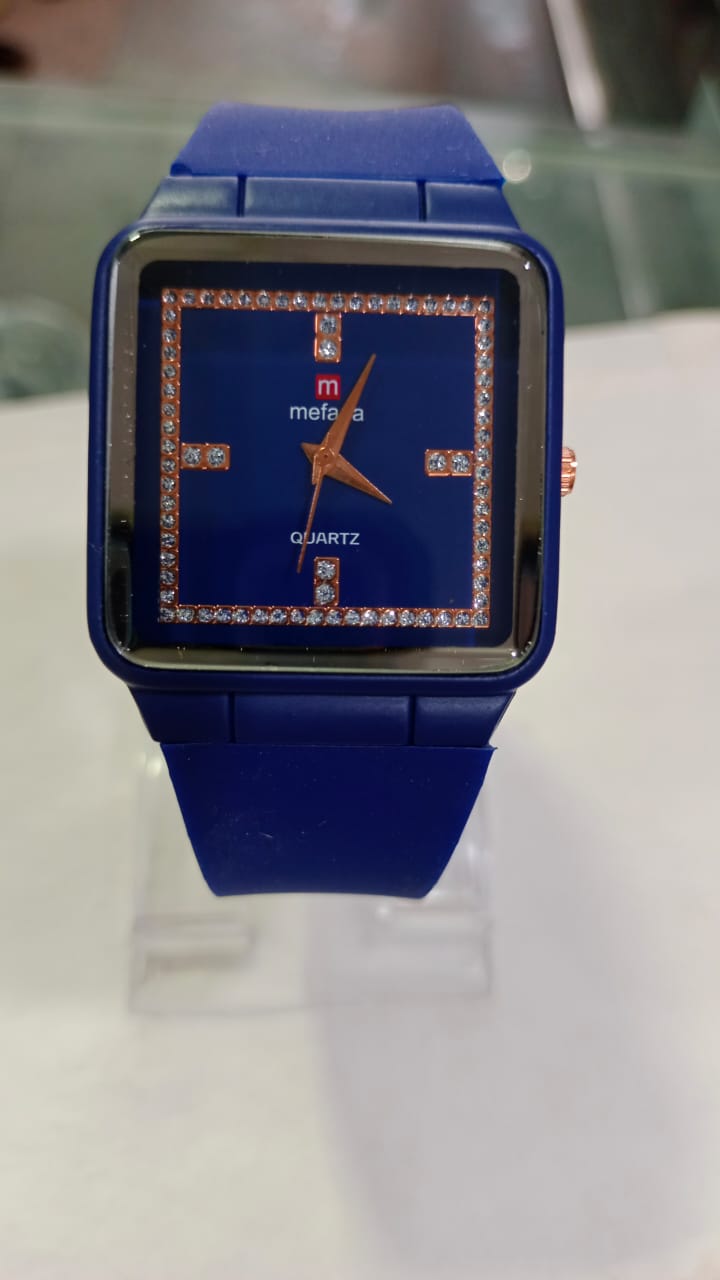 Stylish Waterproof Rubber Strap Watch ? Sporty &amp; Durable Design Water Proof