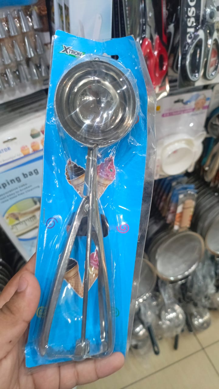 Premium Stainless Steel Ice Cream Scoop ? Heavy Duty Metal Scooper Spoon, Dishwasher Safe, Ergonomic Handle for Frozen Yogurt, Gelato, Sundaes &amp; More ? Medium, Silver