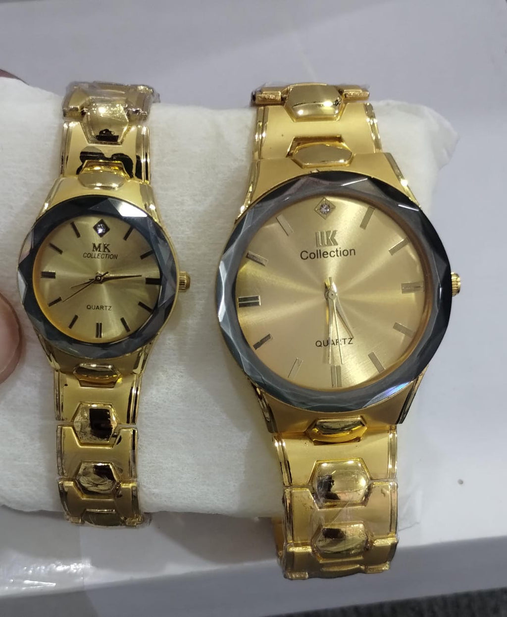 Elegant Couple Watch Set ? Luxury Quartz Wristwatches for Him &amp; Her with Dual-Tone Metal Strap