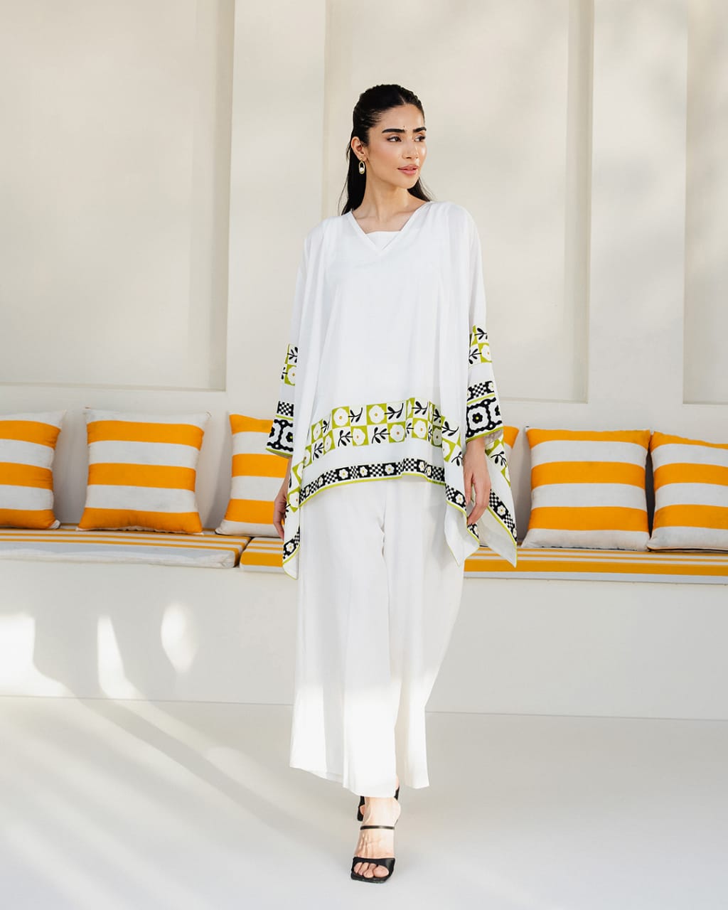 Women's 3-Piece Swiss Lawn Printed Suit ? White, Medium Size, Shirt, Trouser &amp; Inner Set, Elegant Summer Outfit - 14 August Special Edition