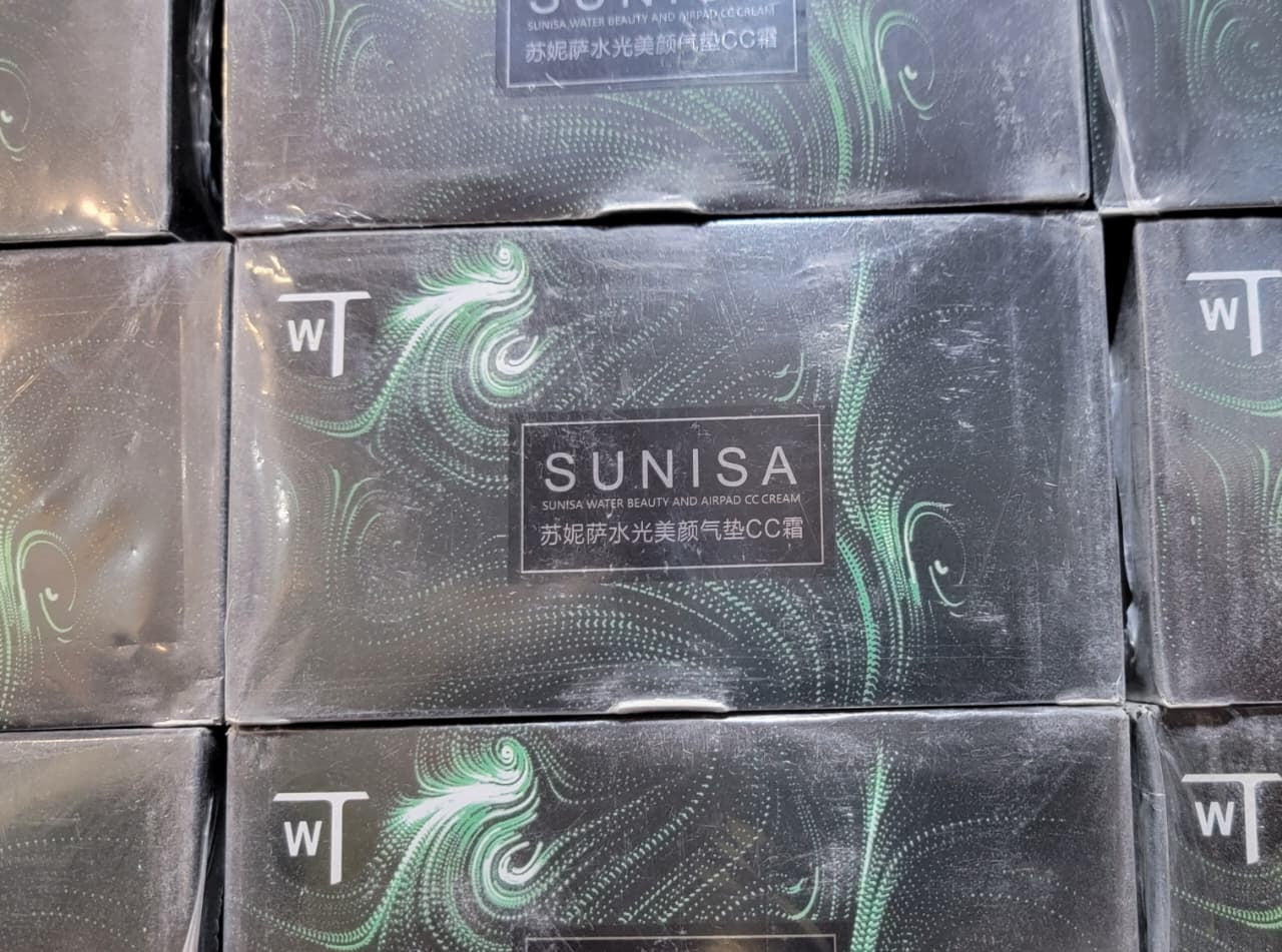 SUNISA Waterproof Mushroom Head Air Cushion Foundation ? BB &amp; CC Cream with Moisturizing Liquid Base and Sponge Applicator