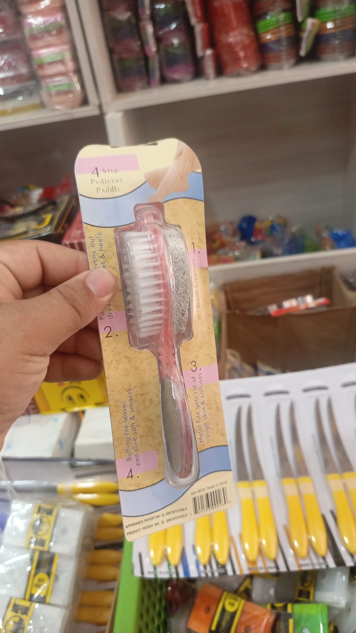 4-in-1 Pedicure Foot Filer ? Callus Remover, Pumice Stone, Nail Brush &amp; Foot File ? Professional &amp; Home Use