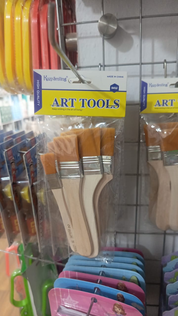 Pack of 4 Nylon Hair Wide and Thin Gesso Base Brushes ? Premium Paint Brushes Set for Artists