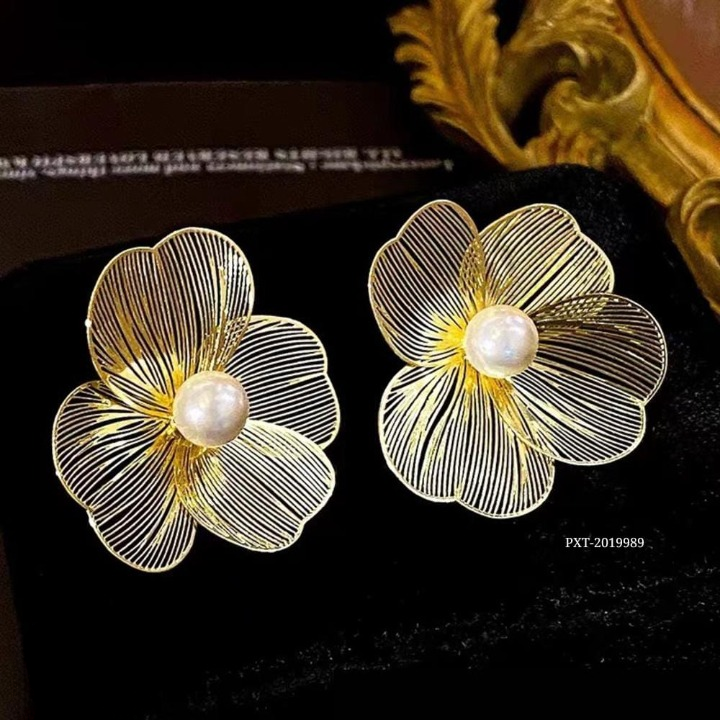 PXT-989 - Foil Pearl Korean Earrings ? Elegant Bow &amp; Zircon Circle Design Available In Golden And Silver Color