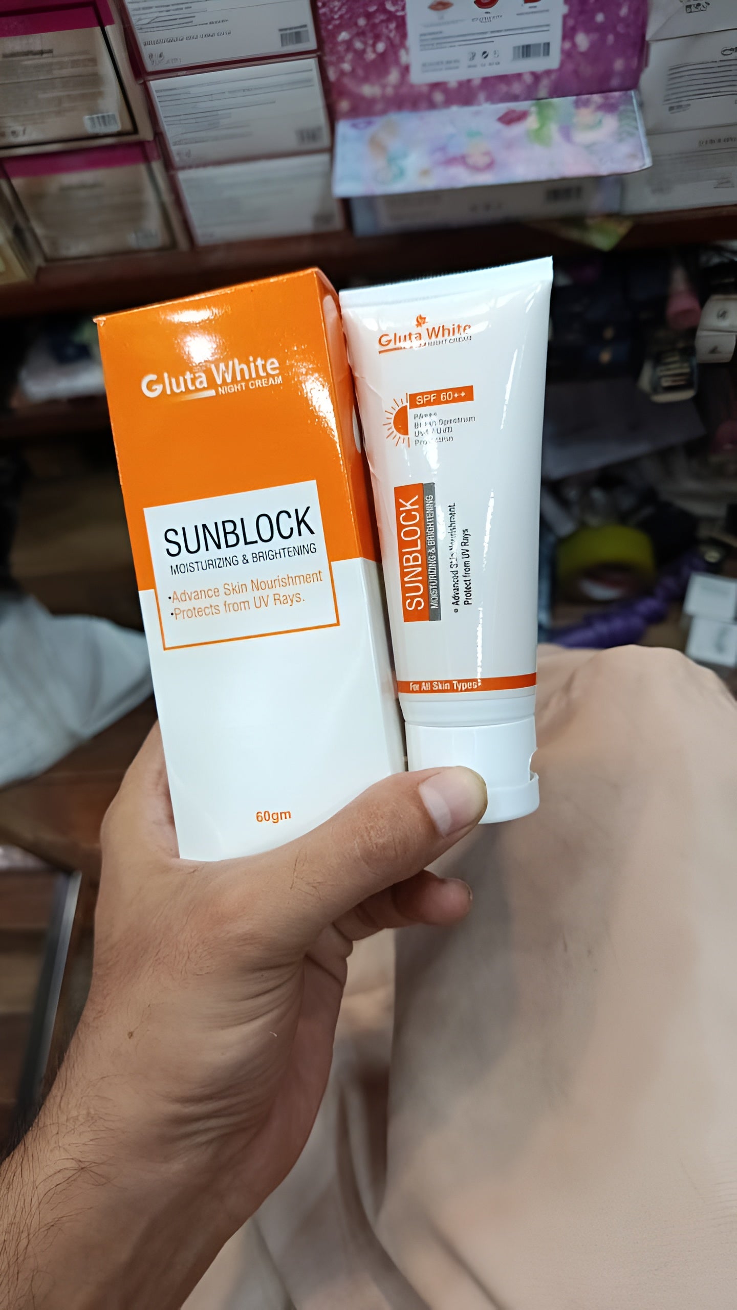 GlutaWhite Skin Brightening Sunblock SPF60 ? Advanced UVA/UVB Protection, Oil-Free &amp; Long-Lasting Moisture