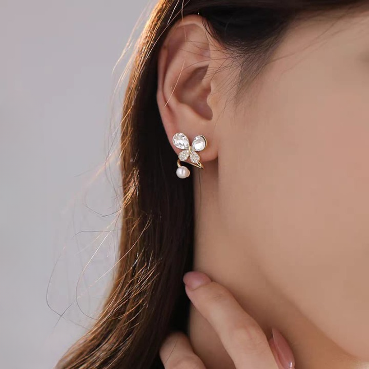 Tangled Korean Pearl Earrings ? Golden Silver (PQT-994)