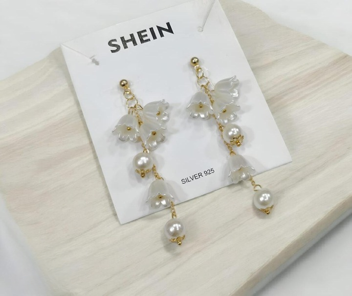 Pearl Korean Flower Earrings for Women ? Elegant White Floral Design with Classic Pearl Detailing | Stylish Fashion Jewelry for Parties, Weddings, and Daily Wear | AWJ-998