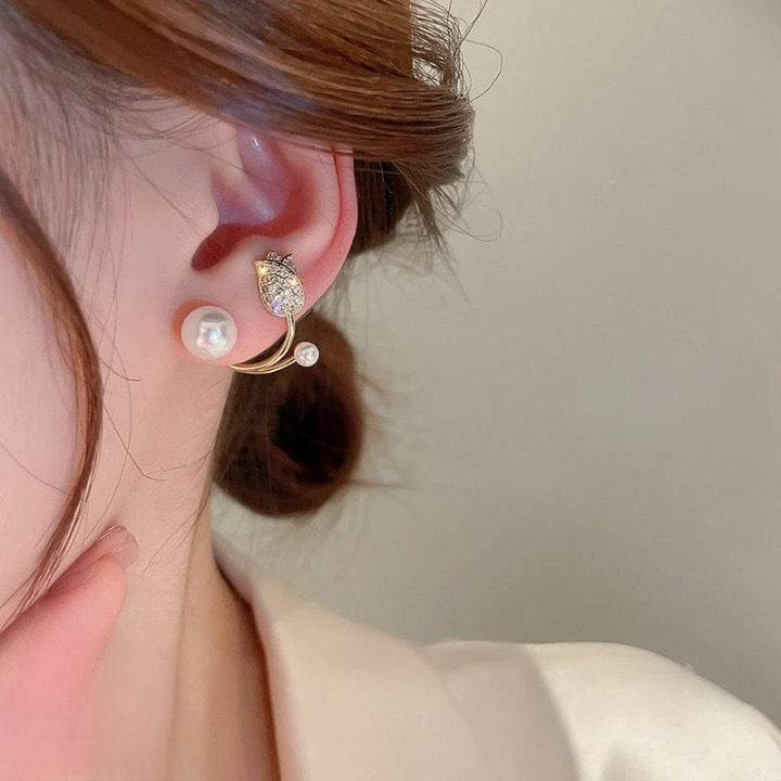 Beautiful Pearl Zircon Korean Flower Earrings for Women ? Elegant Floral Design with Sparkling Zircon and Pearl Detailing | Premium Silver and Golden Fashion Jewelry for Parties, Weddings, and Daily Wear | AWT-999