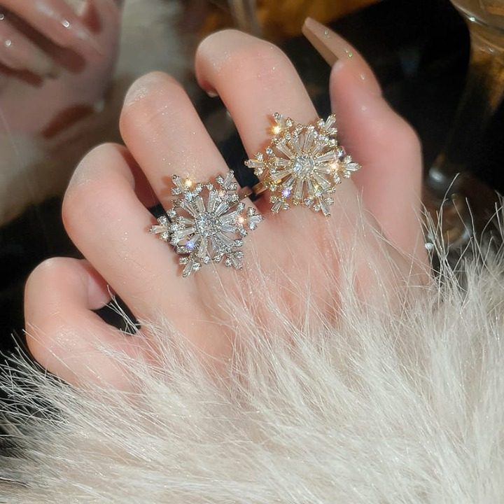 Sparkling Flower Rotating Ring ? Adjustable Elegant Spinning Ring for Women &amp; Girls, Fashion Jewelry (QUJ-109 )