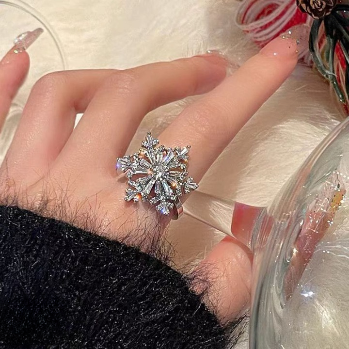 Sparkling Flower Rotating Ring ? Adjustable Elegant Spinning Ring for Women &amp; Girls, Fashion Jewelry (QUJ-109 )