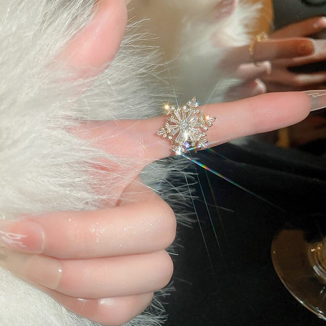 Sparkling Flower Rotating Ring ? Adjustable Elegant Spinning Ring for Women &amp; Girls, Fashion Jewelry (QUJ-109 )