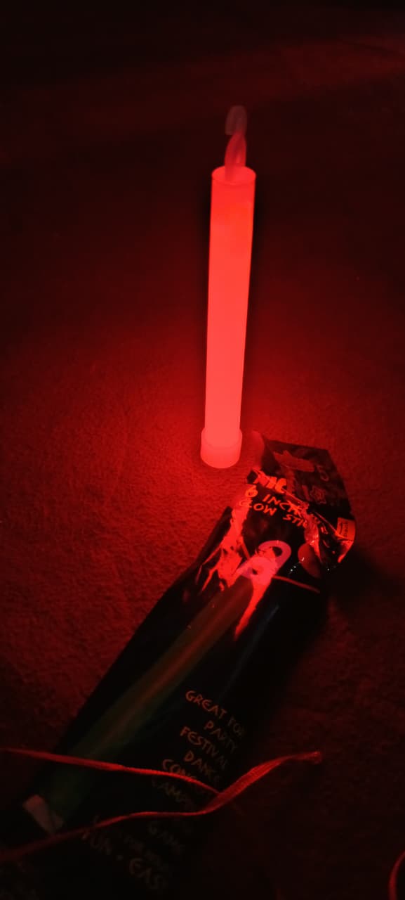 NiceGlow 6 Inch Glow Stick ? Long Lasting Party, Festival &amp; Event Light Sticks for Kids &amp; Adults - Green, Red, Blue, Pink, Orange, Yellow