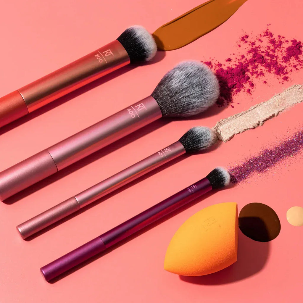 Real Techniques Everyday Essentials Makeup Brush Set with Miracle Complexion Sponge ? Face, Eye &amp; Cheek Kit