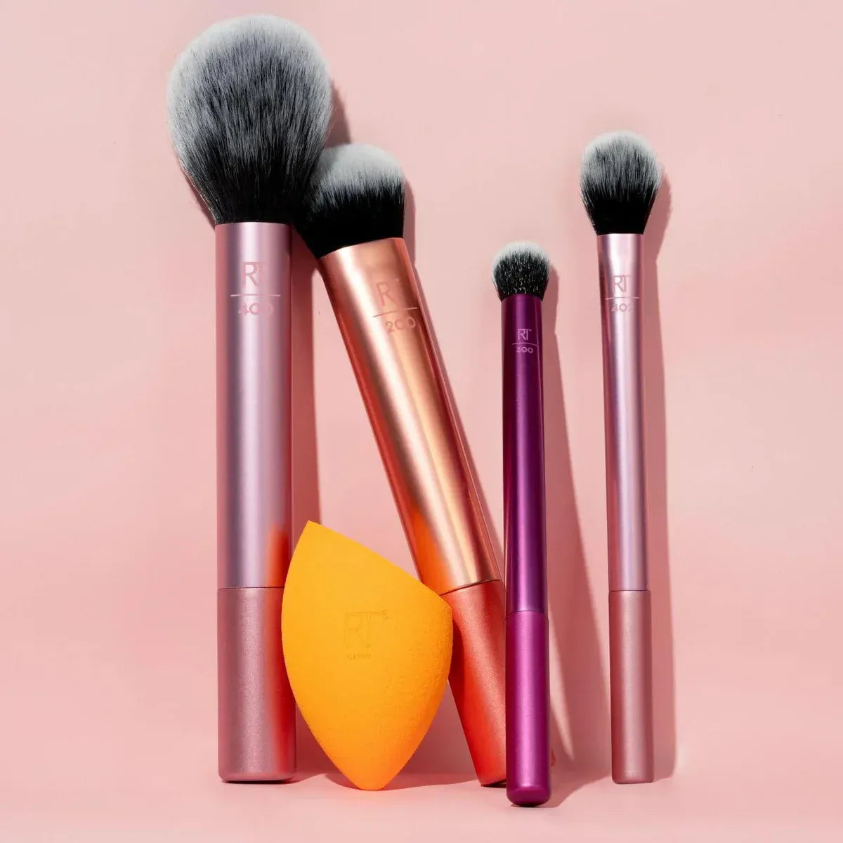 Real Techniques Everyday Essentials Makeup Brush Set with Miracle Complexion Sponge ? Face, Eye &amp; Cheek Kit
