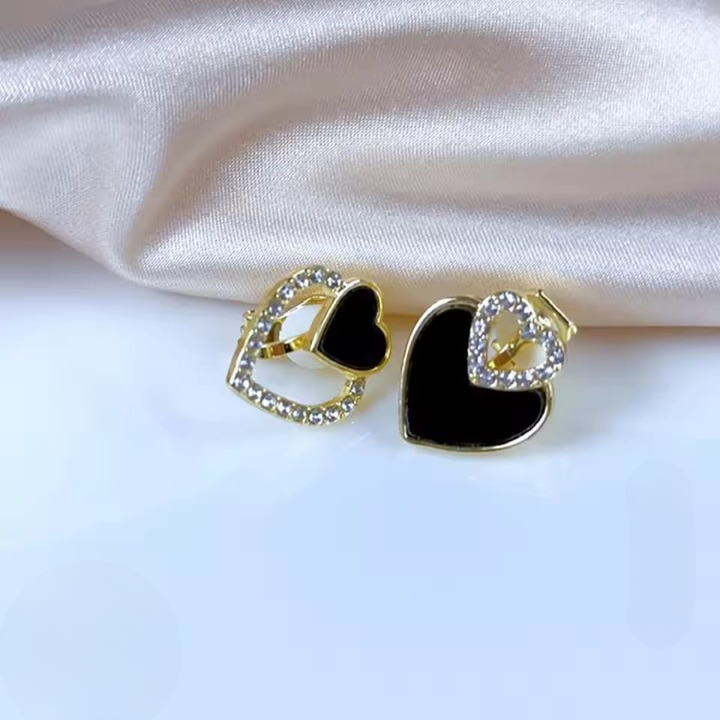 PJT-987 Beautifull Korean Heart Shape Zircon Earrings for Women ? Sparkling Black &amp; White Crystal Studs, Fashion Jewelry Gift for Everyday Wear and Special Occasions