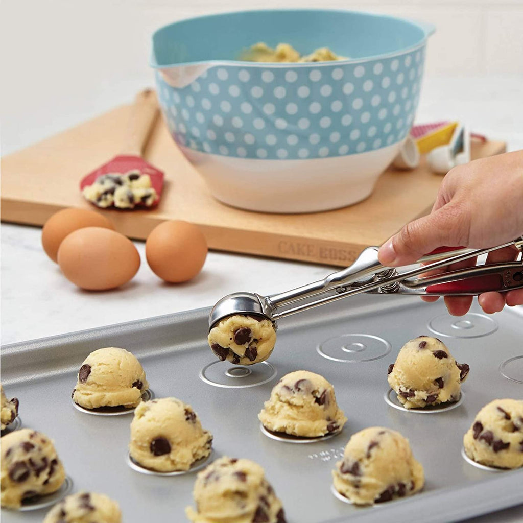 Premium Stainless Steel Ice Cream Scoop ? Heavy Duty Metal Scooper Spoon, Dishwasher Safe, Ergonomic Handle for Frozen Yogurt, Gelato, Sundaes &amp; More ? Medium, Silver