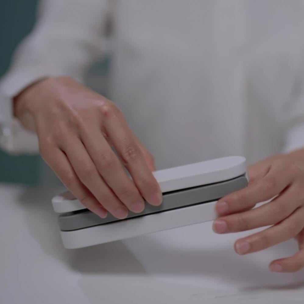 B005 LED Folding Table Lamp ? Rechargeable Stepless Dimmable Desk Light with Type-C Charging &amp; Lithium Battery