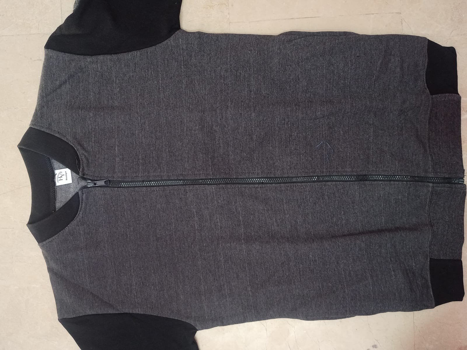 Stylish Charcoal & Black Winter Zipper Jacket For Men | Premium Fleece Full Sleeve Casual Jacket - Image 4