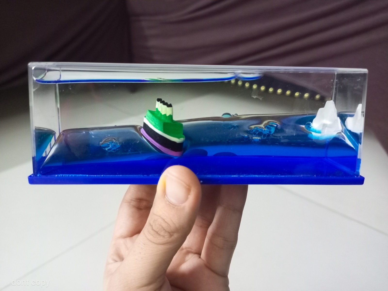 Titanic Unsinkable Fluid Drift Bottle – Acrylic Cruise Ship Decor with Iceberg Scene | Relaxing Liquid Motion Display for Car Dashboard & Home - Image 2