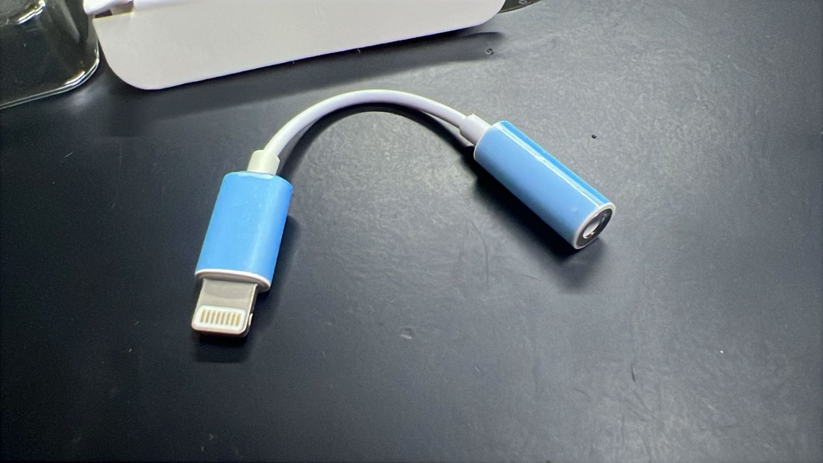 iPhone Lightning to Headphone Jack Adapter | Single Handfree Connector for Apple iPhones - Image 5