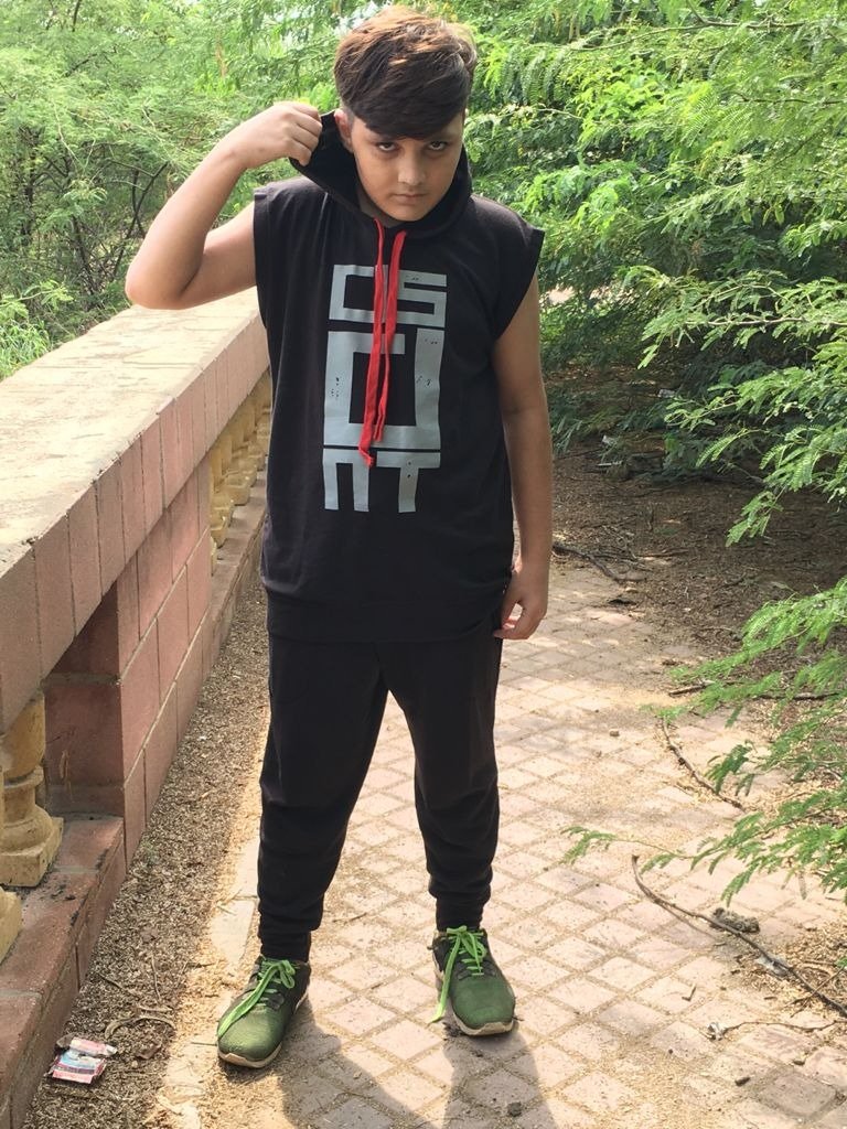 Black Gym Sleeveless Hood Tracksuit - Black Gym Sleeveless Hood Summer Tracksuit - Ready to Wear 2-Piece Set | Men's Sports & Jogging Wear - Image 3