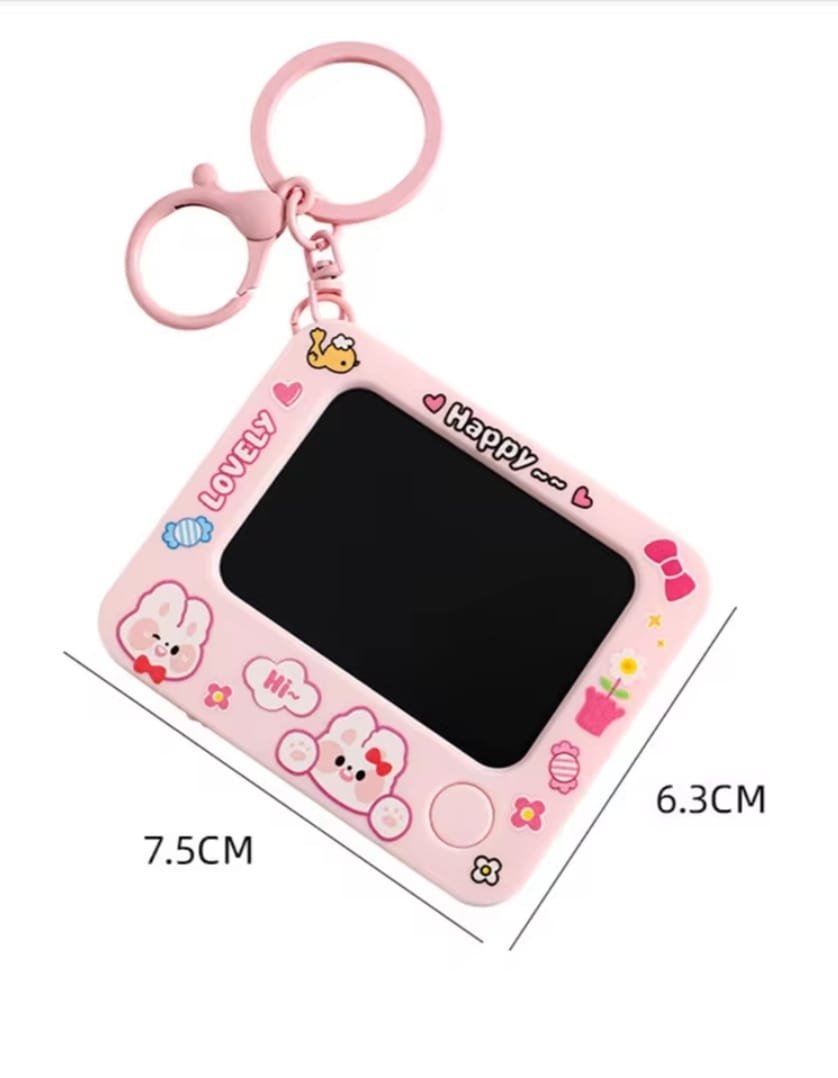 Creative Mini Graffiti Board Keychain – Cute Cartoon Bag Pendant & Reusable Drawing Tablet for Students, Kids & Artists (Random Color)