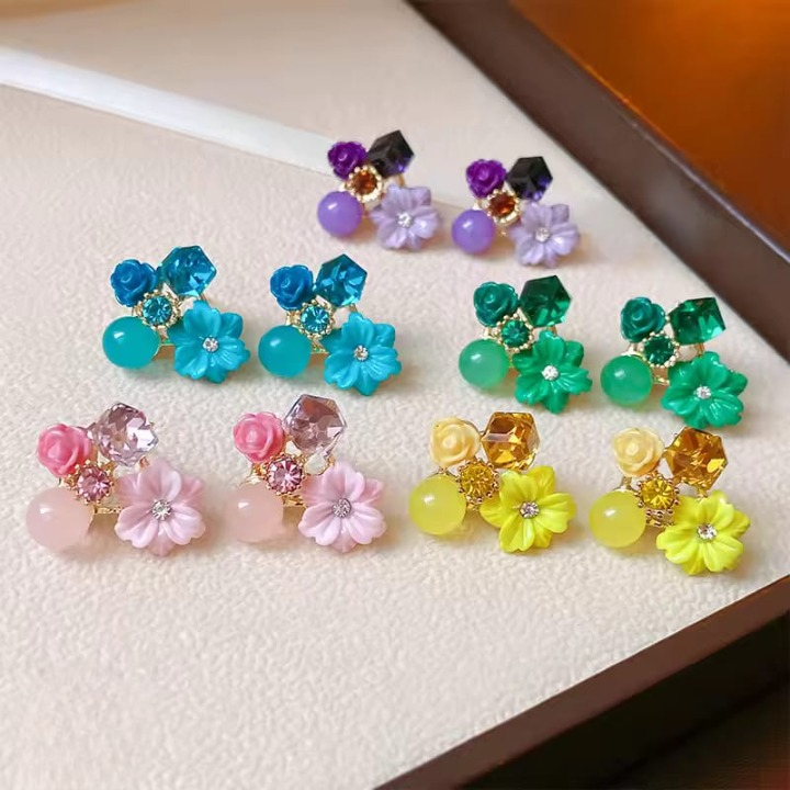 Flower Crystal Korean Earrings – Elegant Women’s Fashion Jewelry in Multiple Colors (Black, Blue, Red, Yellow, Green, Sky Blue, Purple, Light Pink, Dark Pink (AXT-104) - Image 2