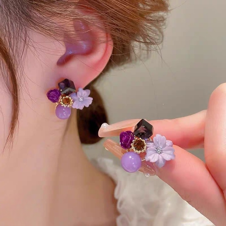 Flower Crystal Korean Earrings – Elegant Women’s Fashion Jewelry in Multiple Colors (Black, Blue, Red, Yellow, Green, Sky Blue, Purple, Light Pink, Dark Pink (AXT-104) - Image 4