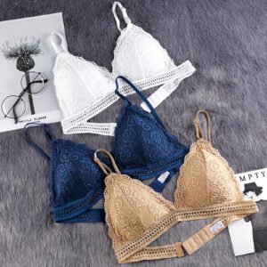 Deep V Lace Bra - Apparel Product Designed For Undergarment Wear And Daily Comfort Routine - Free Size (Random Color)