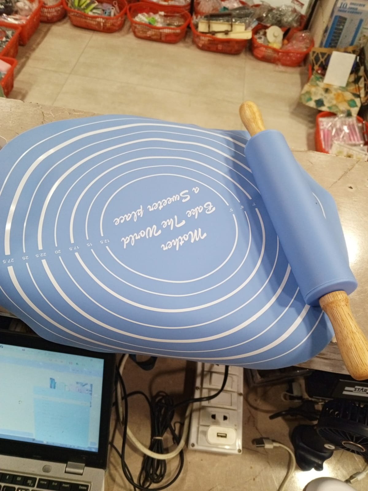 Silicone Dough Mat With Rolling Pin Set | Extra Thick Non-Slip Baking Mat For Pizza & Bread | Random Color - Image 5